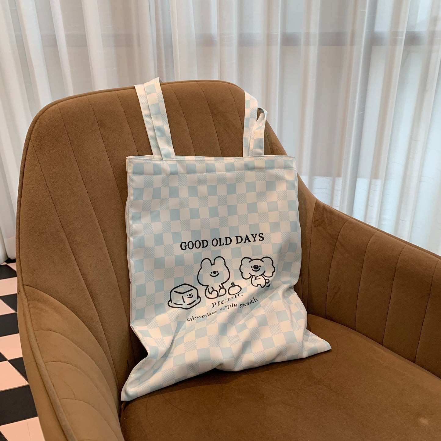 Tote bag